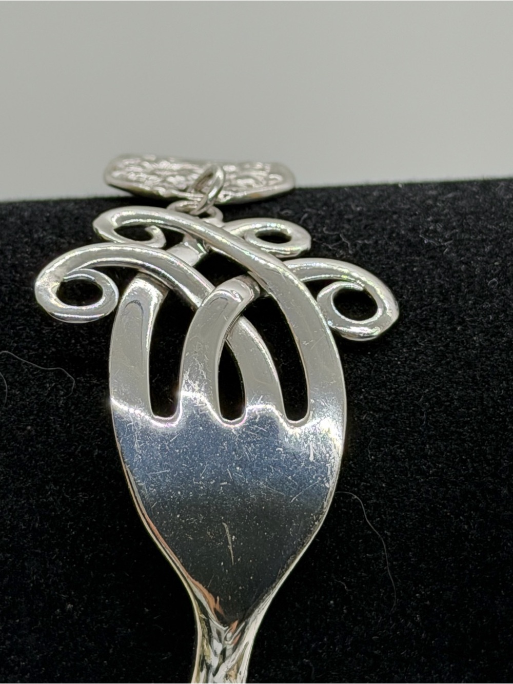 Vintage WM ROGERS MFG CO ORIGINAL Signed Scrolled Cuff Fork Silverware Bracelet - Picture 6 of 7